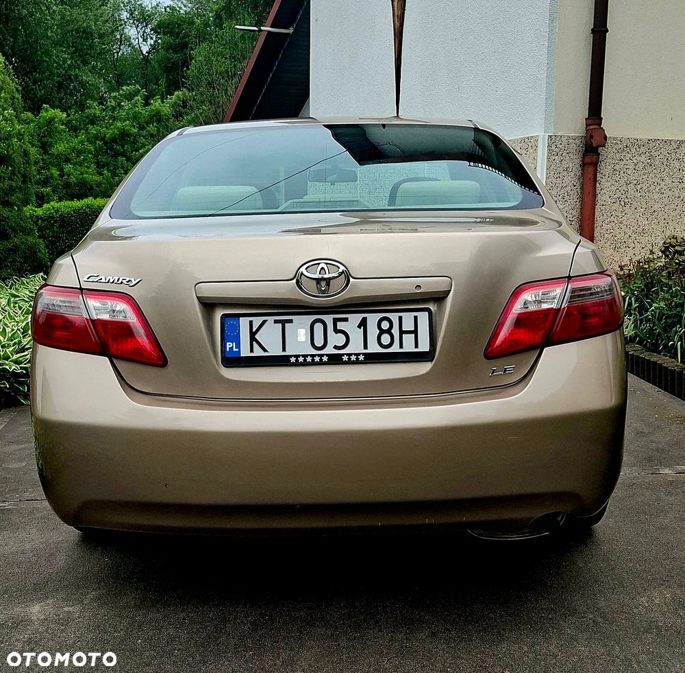 Toyota Camry - 2