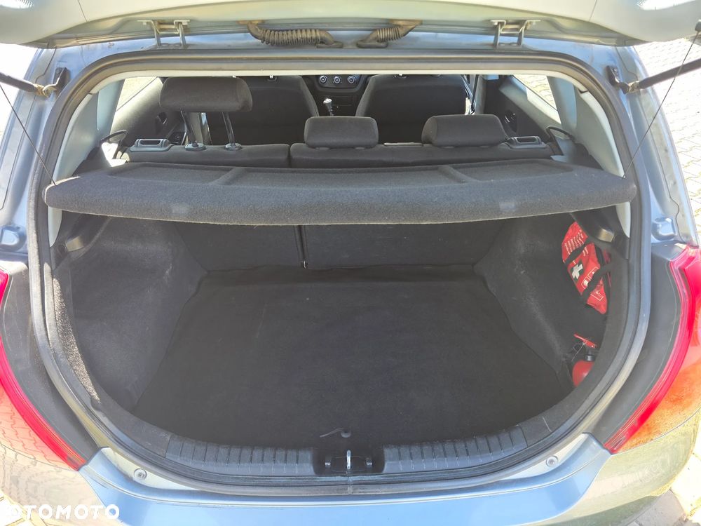 Kia Ceed 2.0 crdi Comfort + - 10