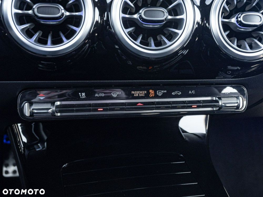 Mercedes-Benz CLA - 18