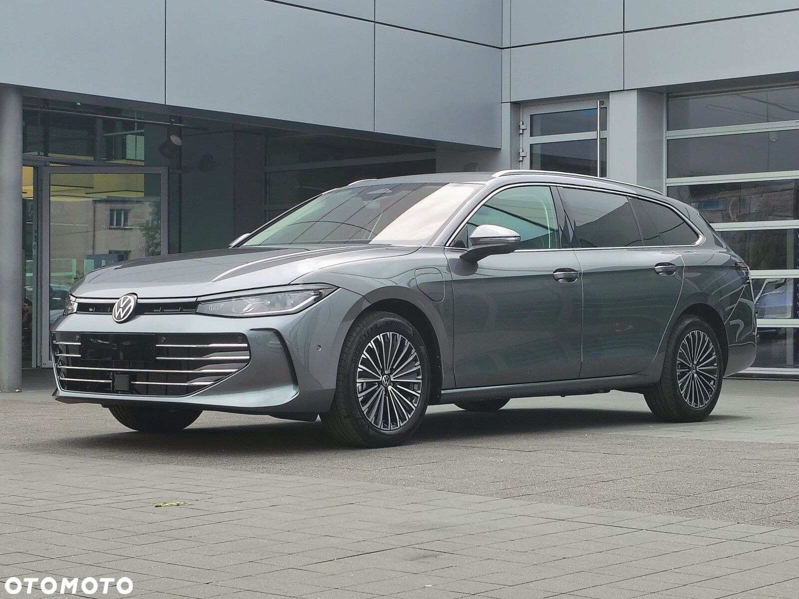 Volkswagen Passat - 4
