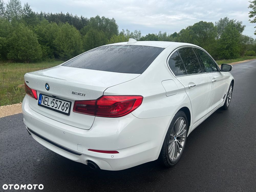 BMW Seria 5 530i xDrive Sport Line - 10