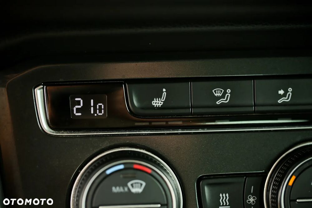 Volkswagen Tiguan - 38