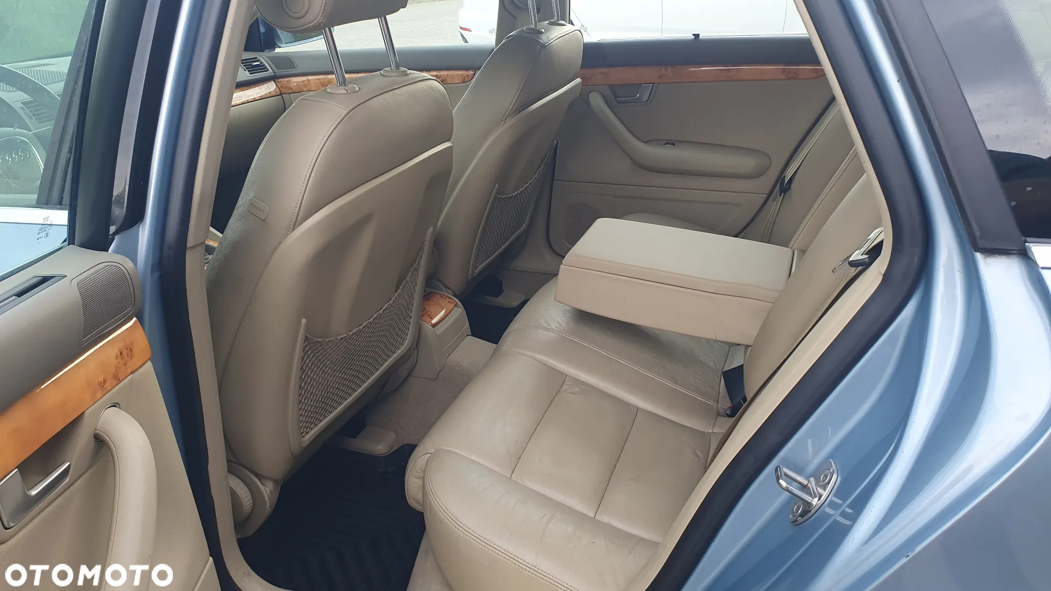 Audi A4 Avant 2.0 TDI - 10