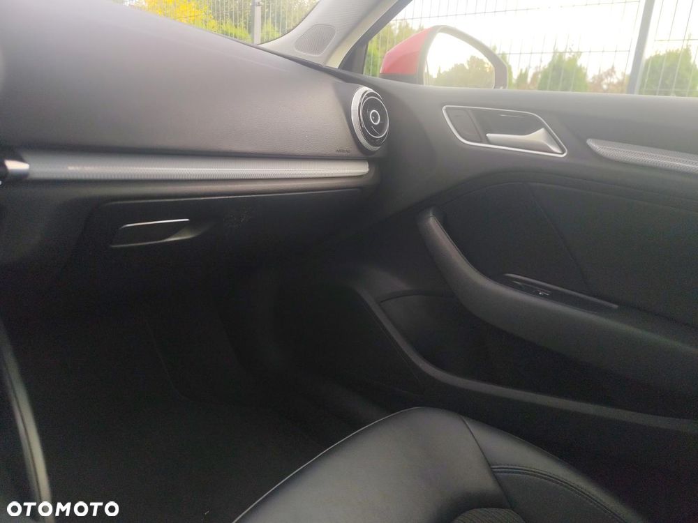 Audi A3 3-drzwiowe 1.6 FSI Ambiente - 1