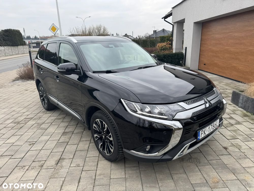 Mitsubishi Outlander 2.0 Instyle Navi 4WD CVT - 2