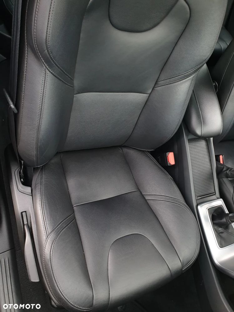 Volvo V40 D3 Inscription - 32