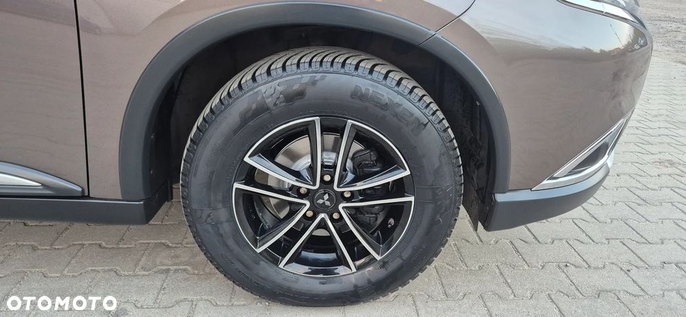 Mitsubishi Outlander 2.0 2WD Diamant Edition - 25