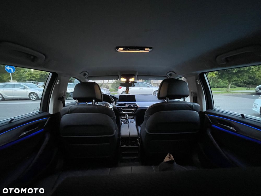 BMW Seria 5 520d Touring - 10