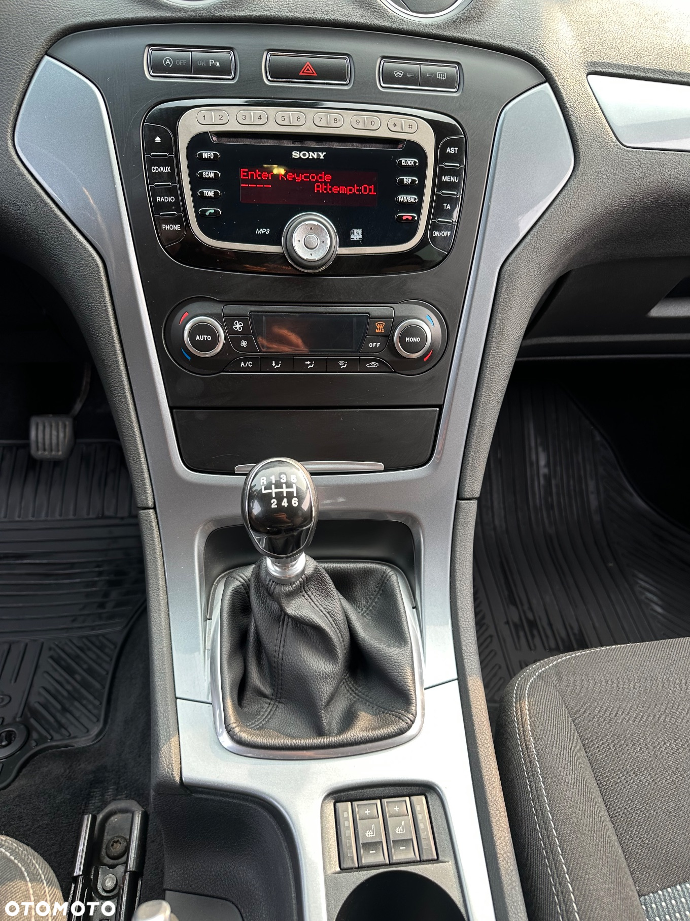 Ford Mondeo 1.6 T Ghia - 13