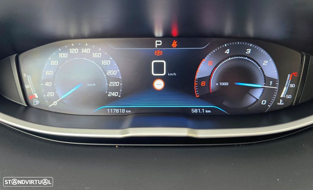 Peugeot 3008 1.6 BlueHDi Allure EAT6 J18 - 32