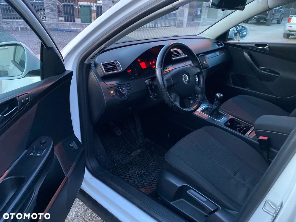 Volkswagen Passat 1.9 TDI Individual - 7