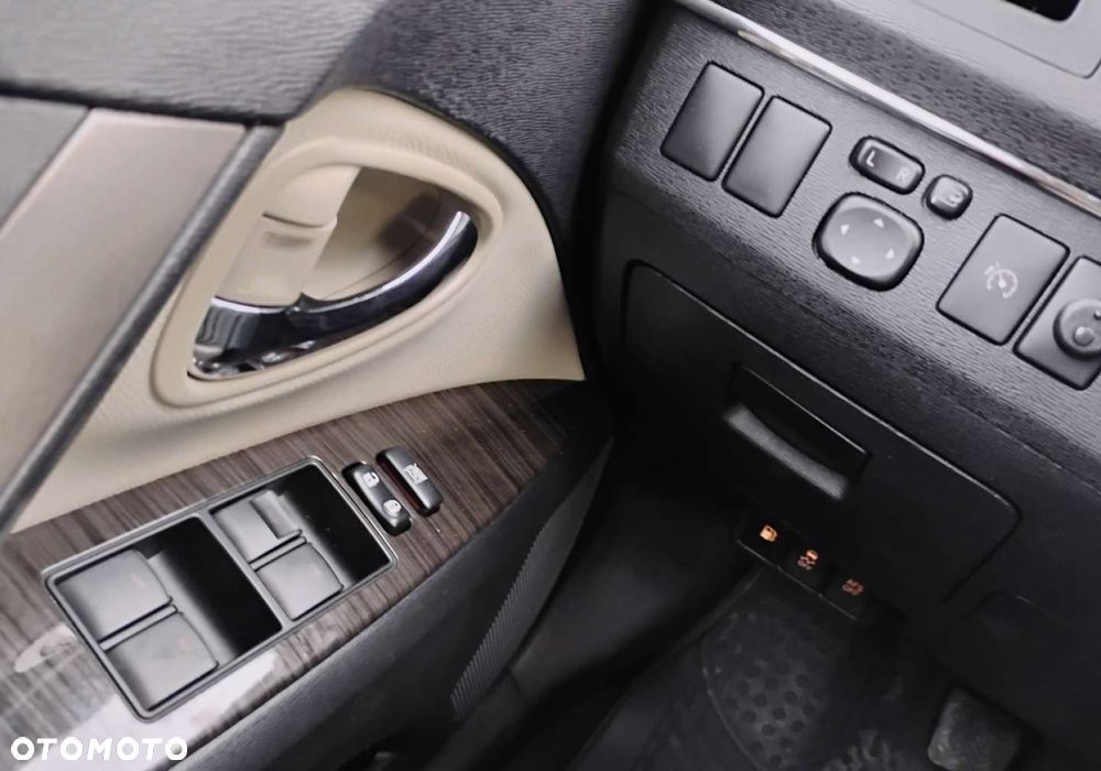 Toyota Avensis - 11