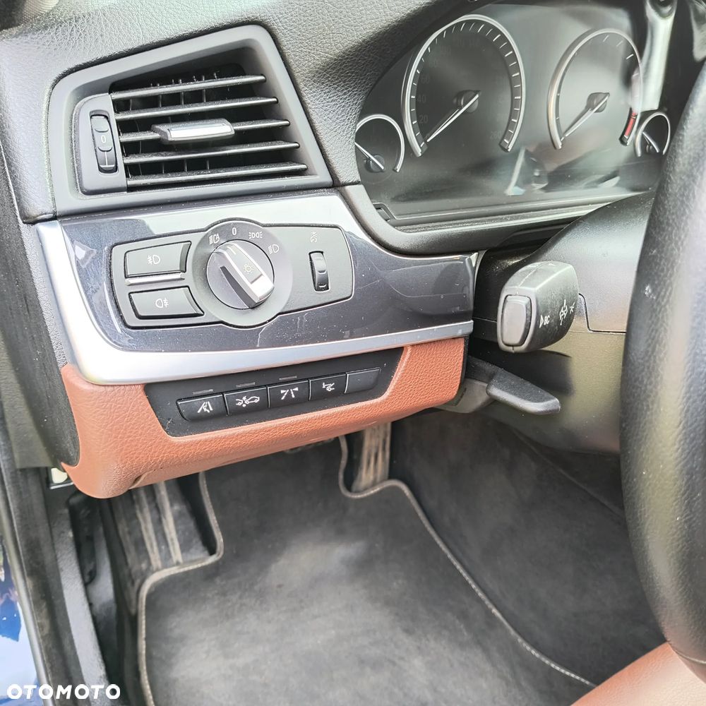 BMW Seria 5 525d - 9