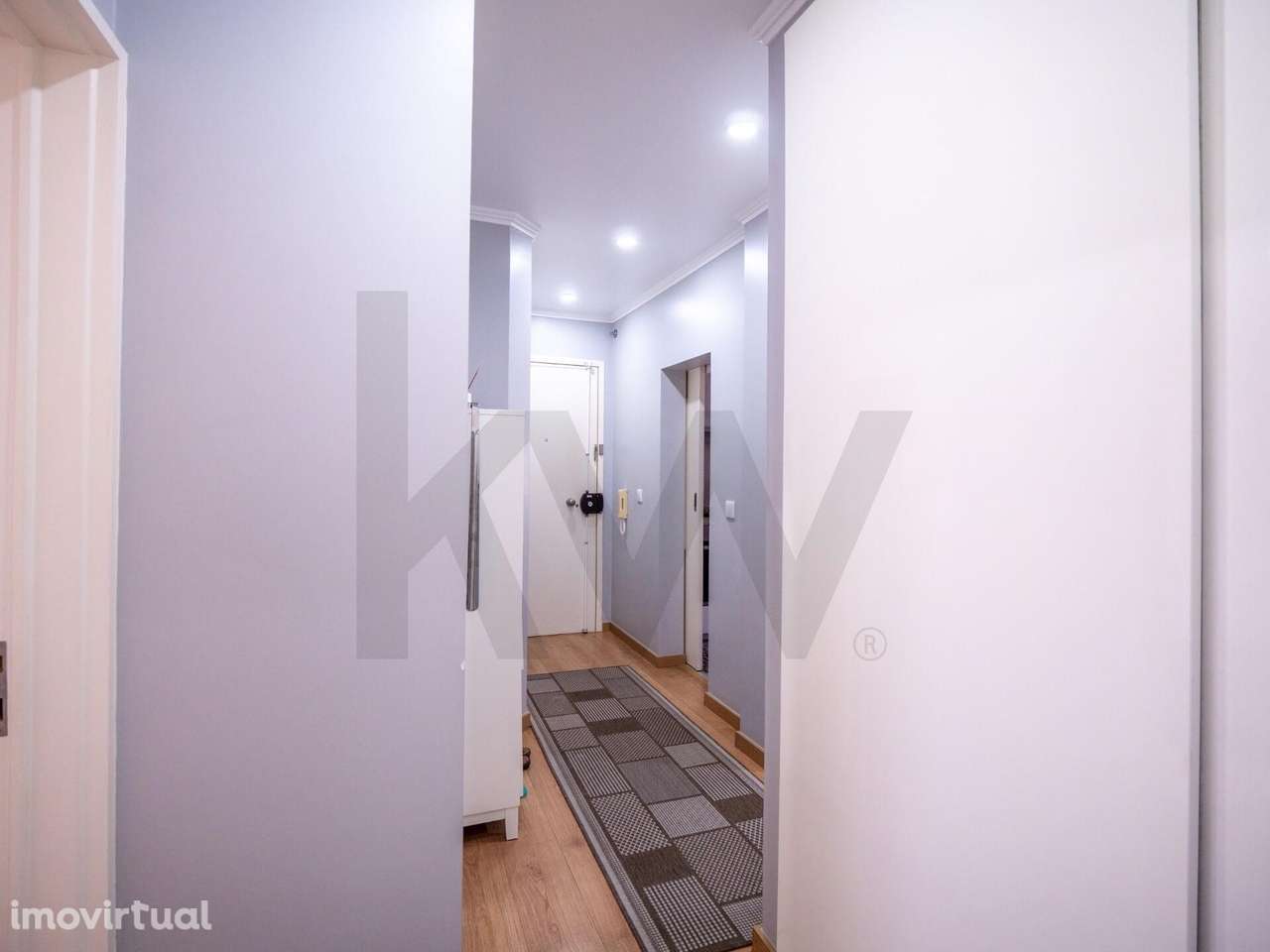 Apartamento T2 Renovado em Carcavelos - Zona sossegada, a 8 min da Pra - Grande imagem: 4/16