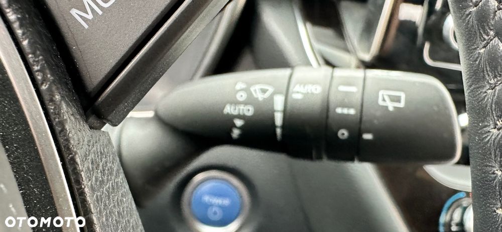 Toyota Corolla 2.0 Hybrid Executive - 25