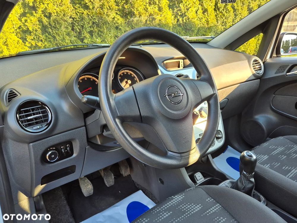 Opel Corsa 1.2 16V Edition / Active - 28