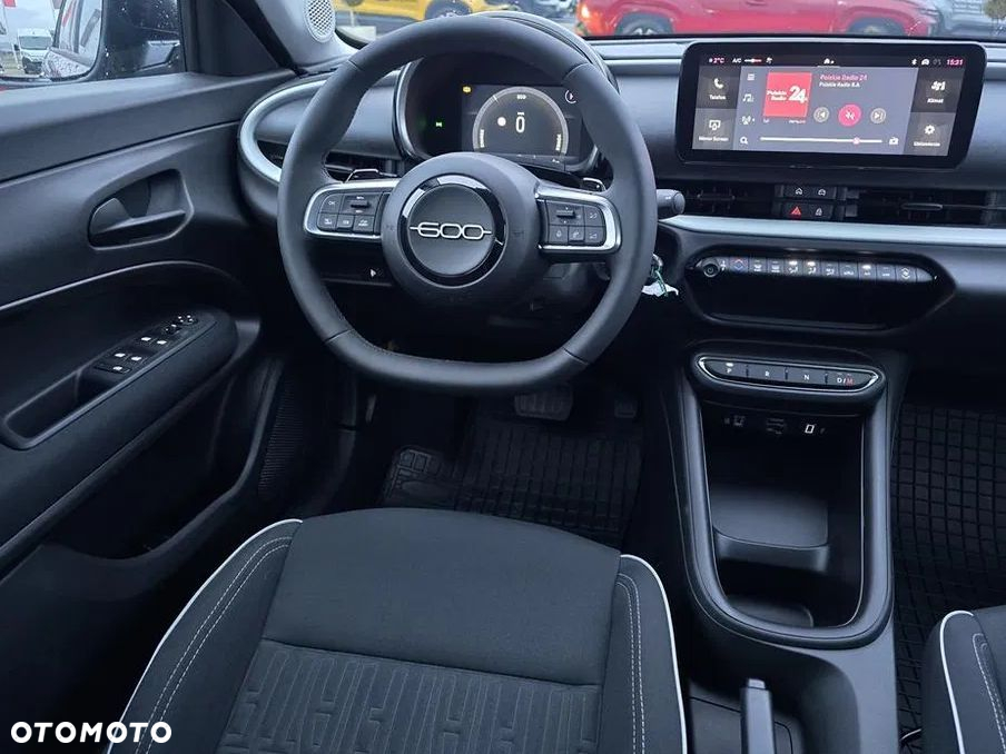 Fiat 600 1.2 Turbo Hybrid eDCT - 17