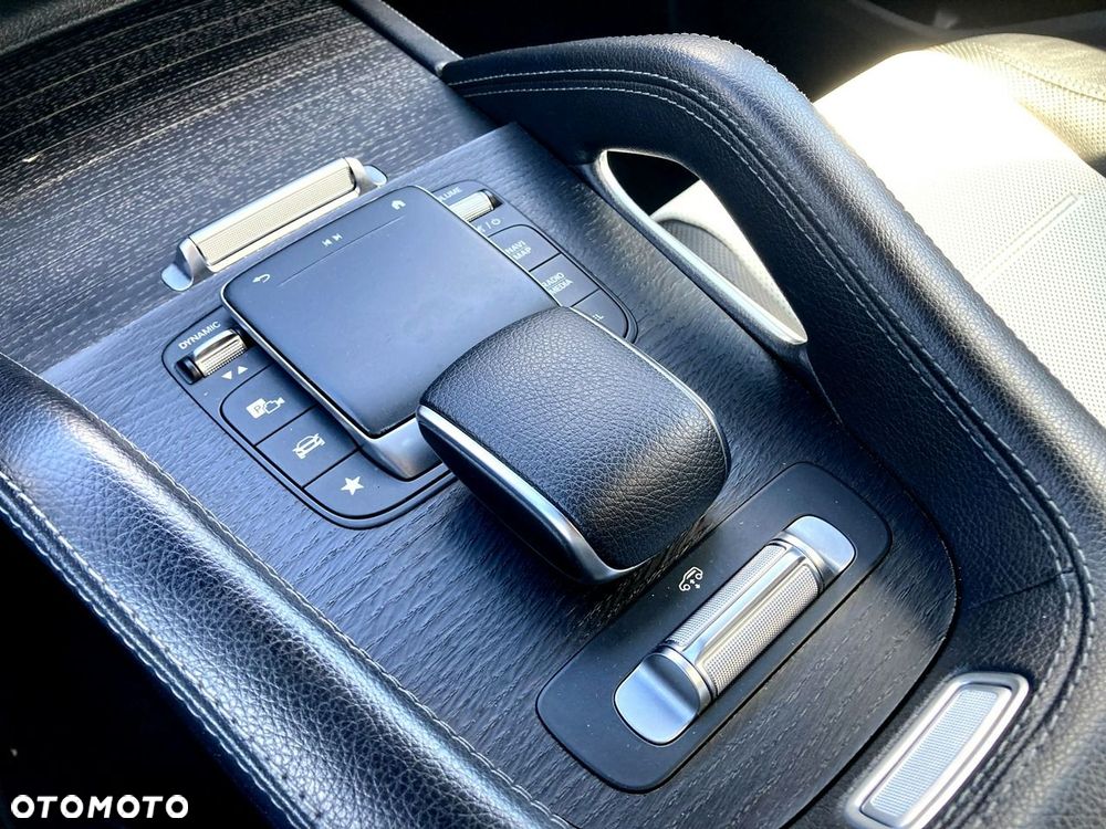 Mercedes-Benz GLE 400 4Matic 9G-TRONIC AMG Line - 27