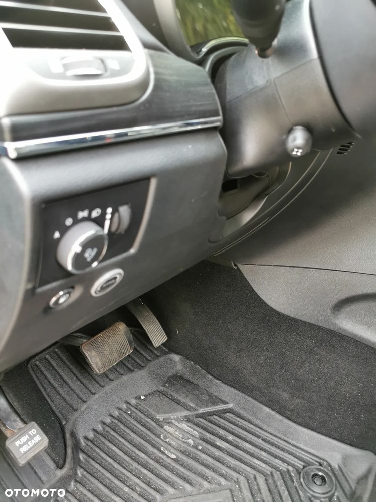 Jeep Grand Cherokee - 16