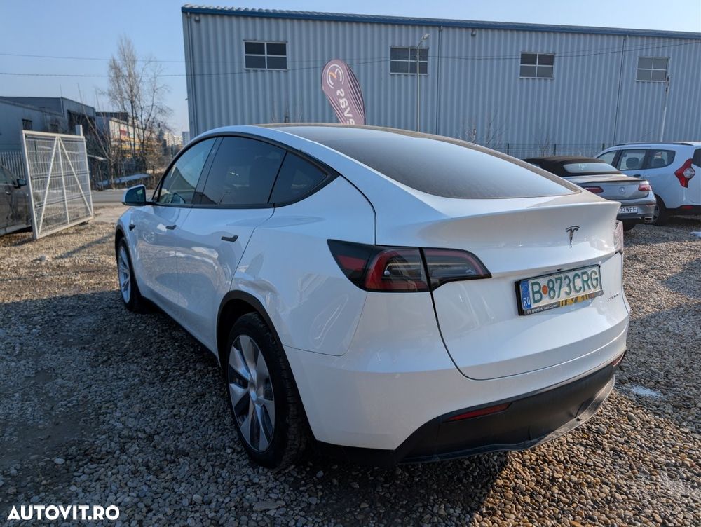 Tesla Model Y Long Range Dual Motor AWD - 7