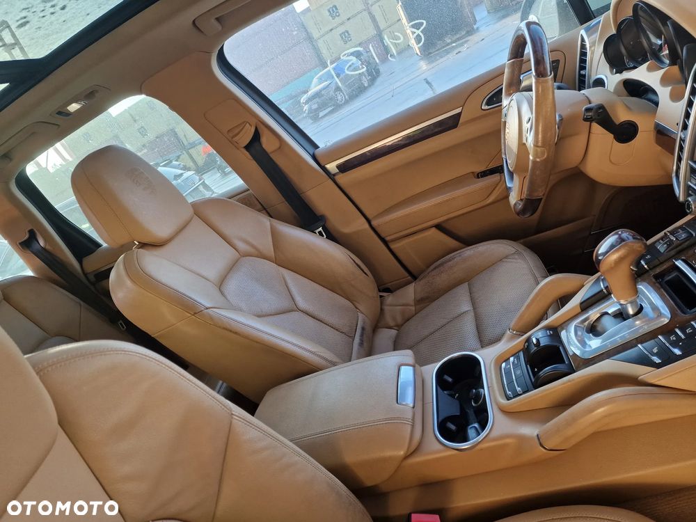 Porsche Cayenne - 7