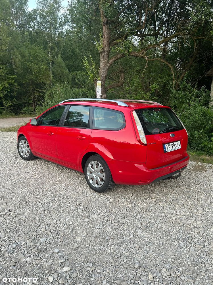 Ford Focus 1.6 Ambiente - 2