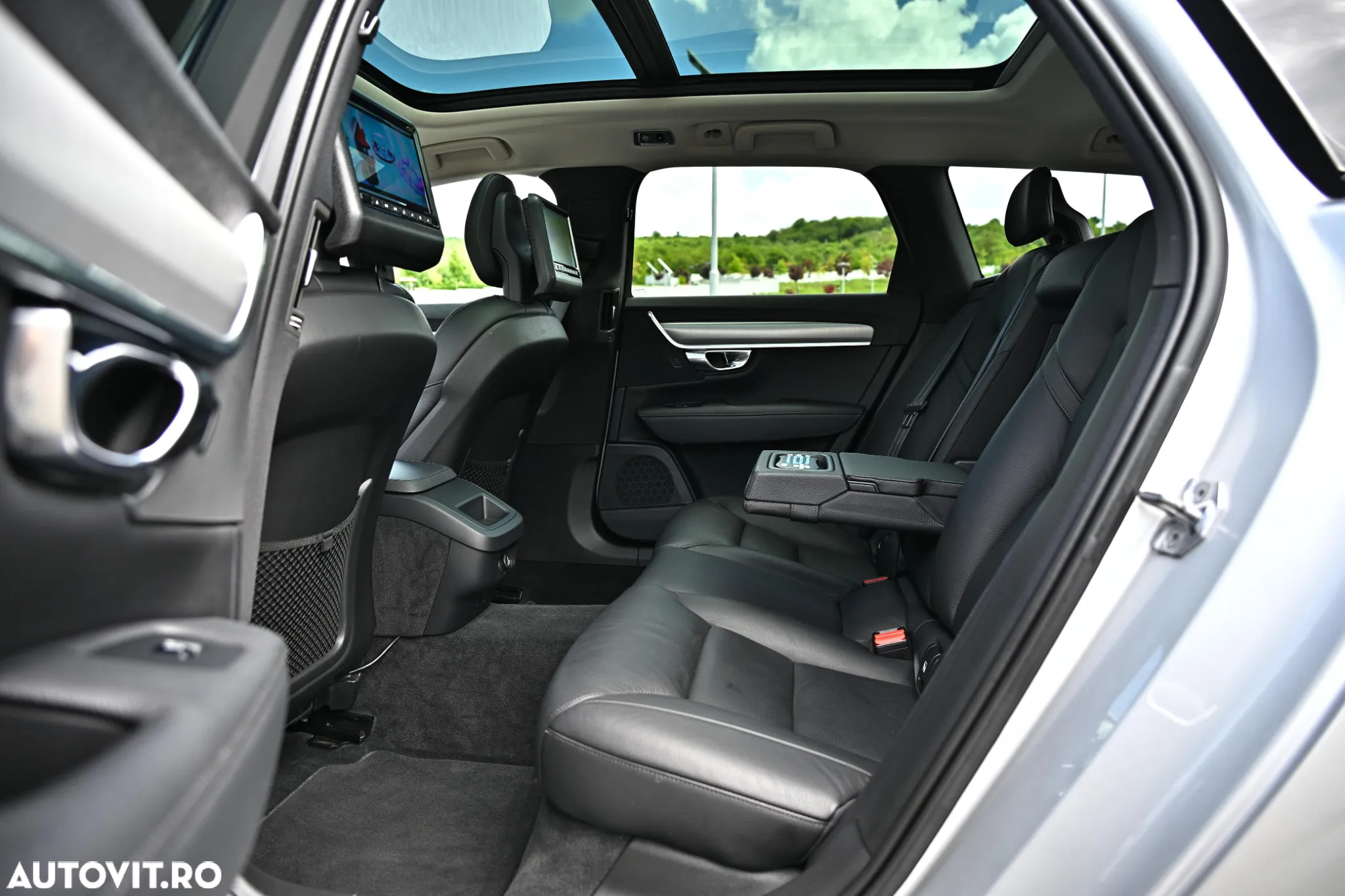 Volvo V90 D5 AWD Geartronic Momentum - 35