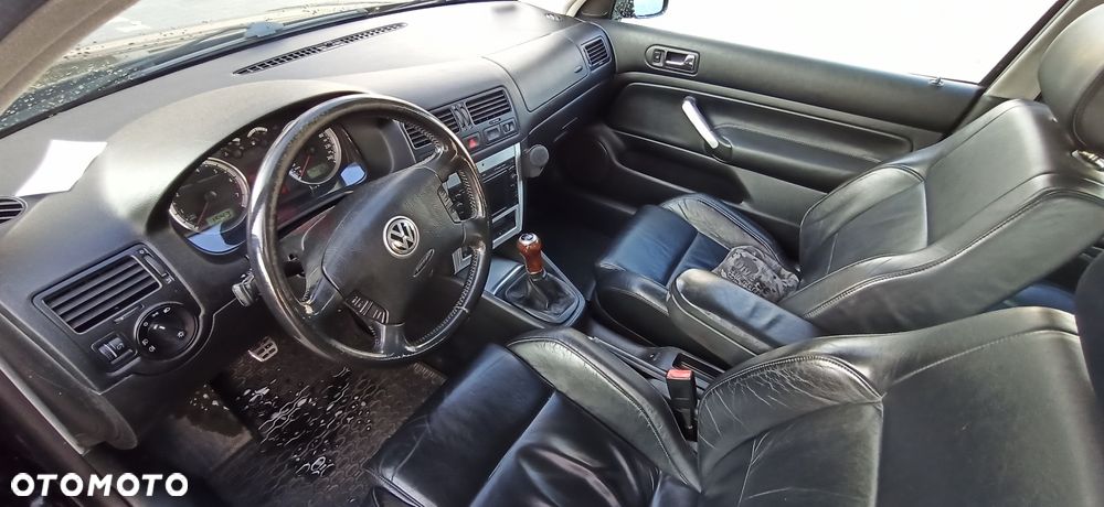 Volkswagen Golf IV 2.8 V6 4Mot - 4