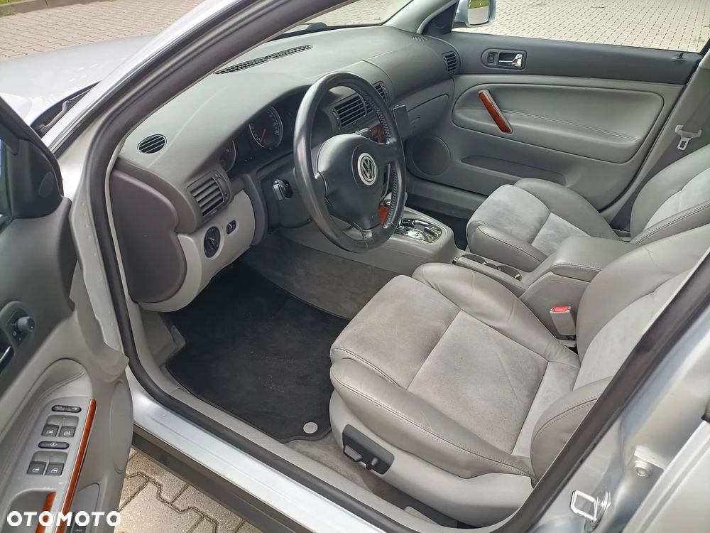 Volkswagen Passat - 10