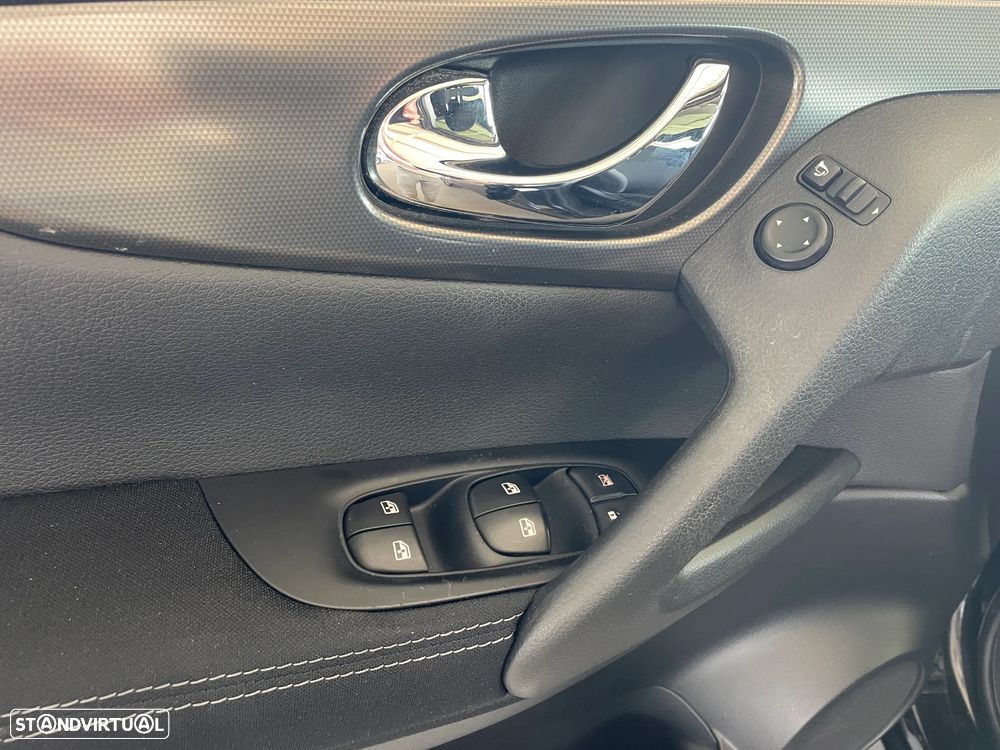 Nissan Qashqai 1.5 dCi N-Connecta - 10