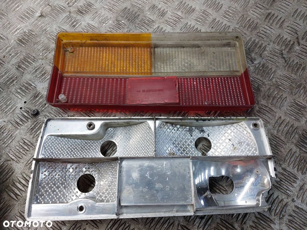LAMPA LEWY TYŁ + PRAWY TYŁ KOMPLET LADA ŁADA 2107 - 12