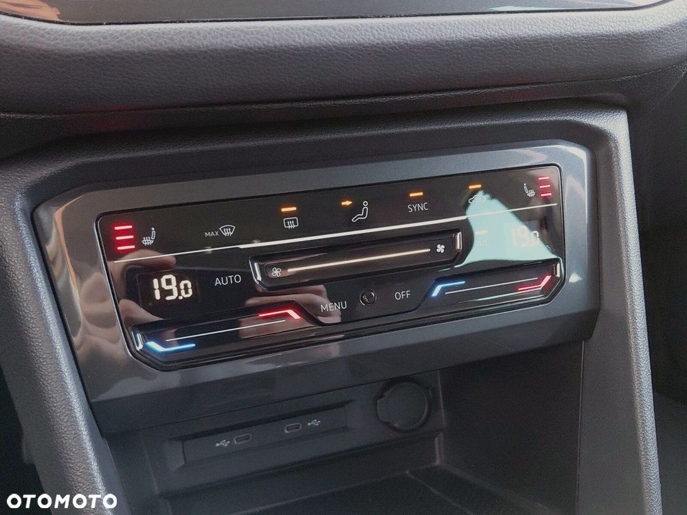 Volkswagen Tiguan 1.5 eTSI Elegance DSG - 29