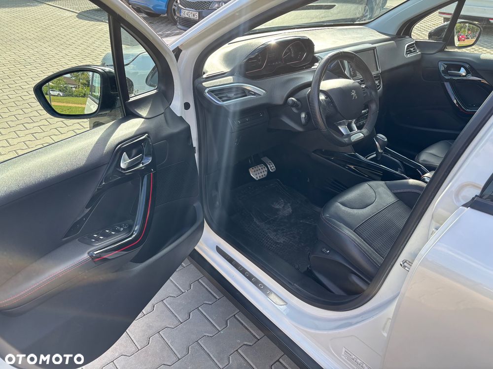 Peugeot 2008 1.2 PureTech GT Line S&S EAT8 - 5
