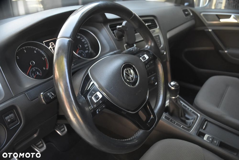 Volkswagen Golf 1.6 TDI BlueMotion Technology Cup - 11
