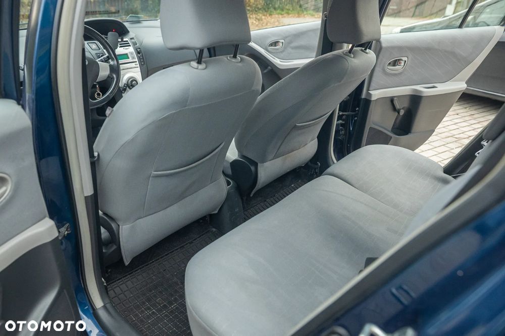 Toyota Yaris - 11