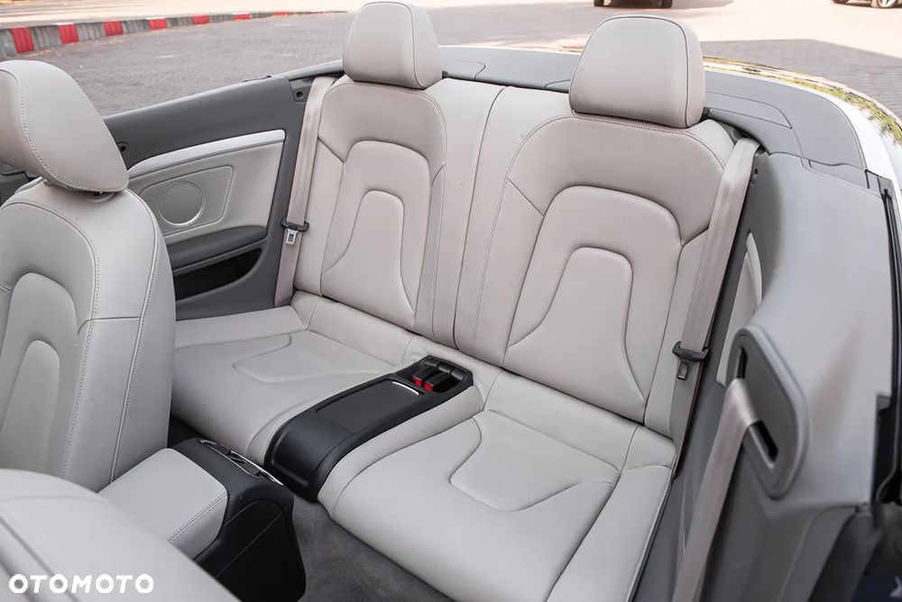 Audi A5 Cabrio 3.2 FSI quattro S tronic - 26