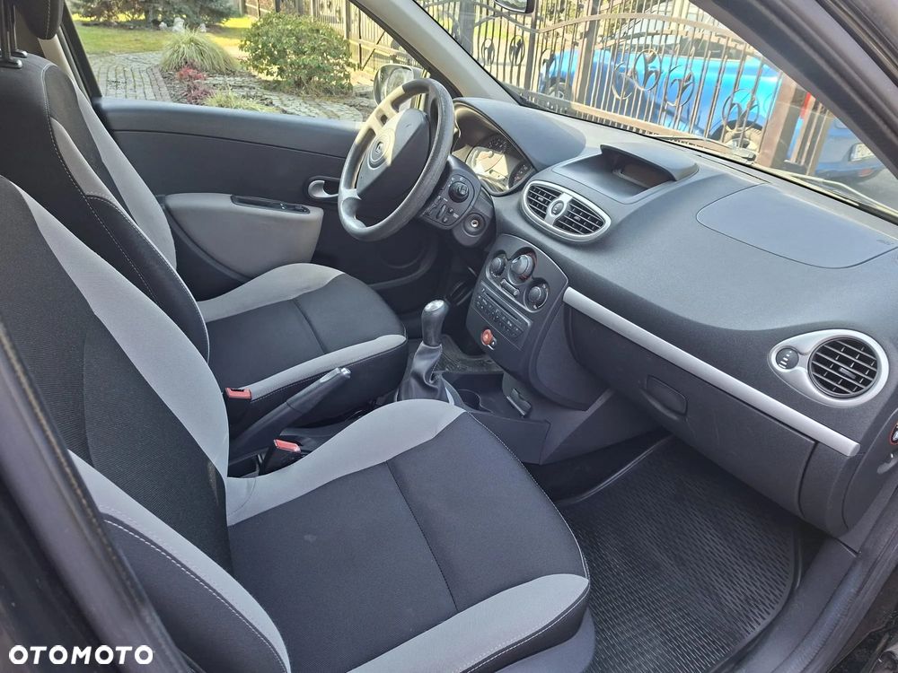 Renault Clio 1.2 16V Alize - 8