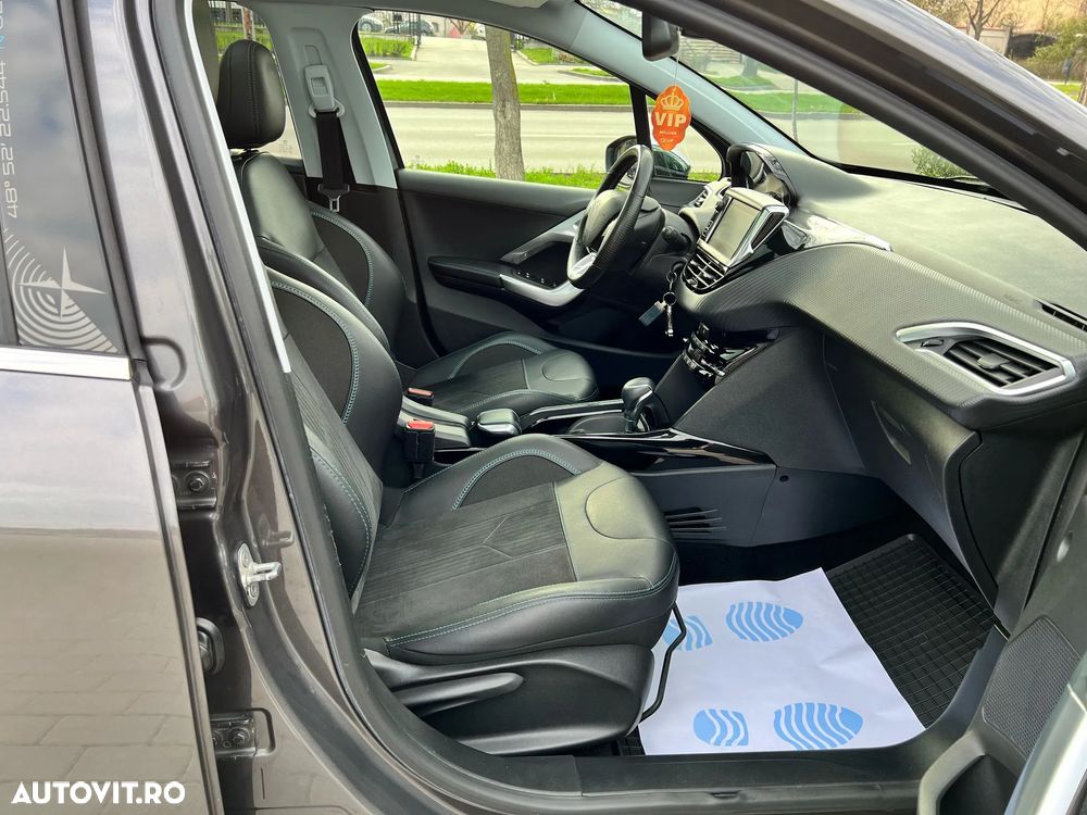 Peugeot 2008 1.2 PureTech Turbo EAT6 S&S Allure - 15