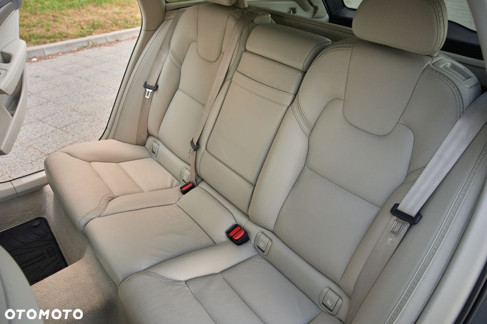 Volvo V90 Cross Country D4 AWD Geartronic - 27