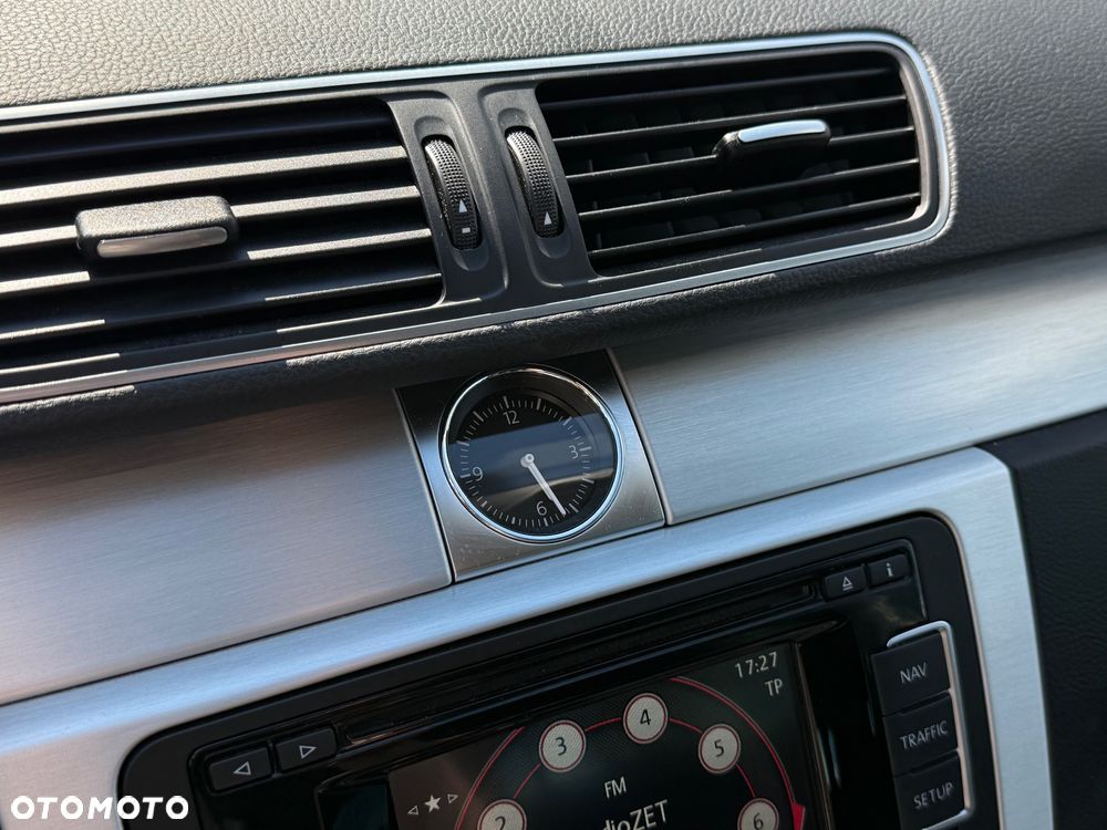 Volkswagen Passat 1.4 TSI Highline - 28