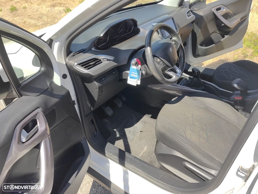 Peugeot 2008 1.4 HDi Allure - 2