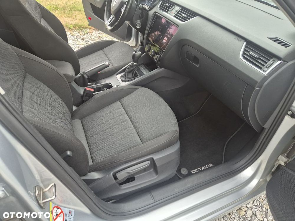Skoda Octavia 1.6 TDI DSG Premium Edition - 11