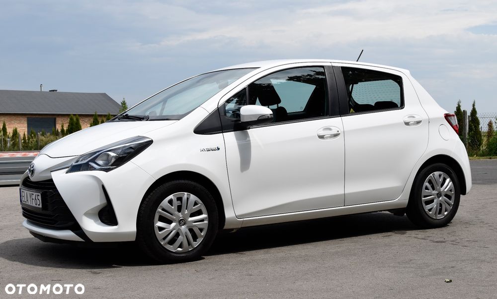 Toyota Yaris Hybrid 100 Premium - 12