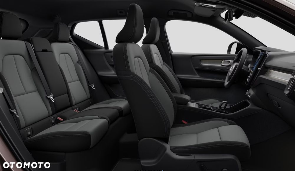 Volvo XC 40 B3 Plus Dark - 21