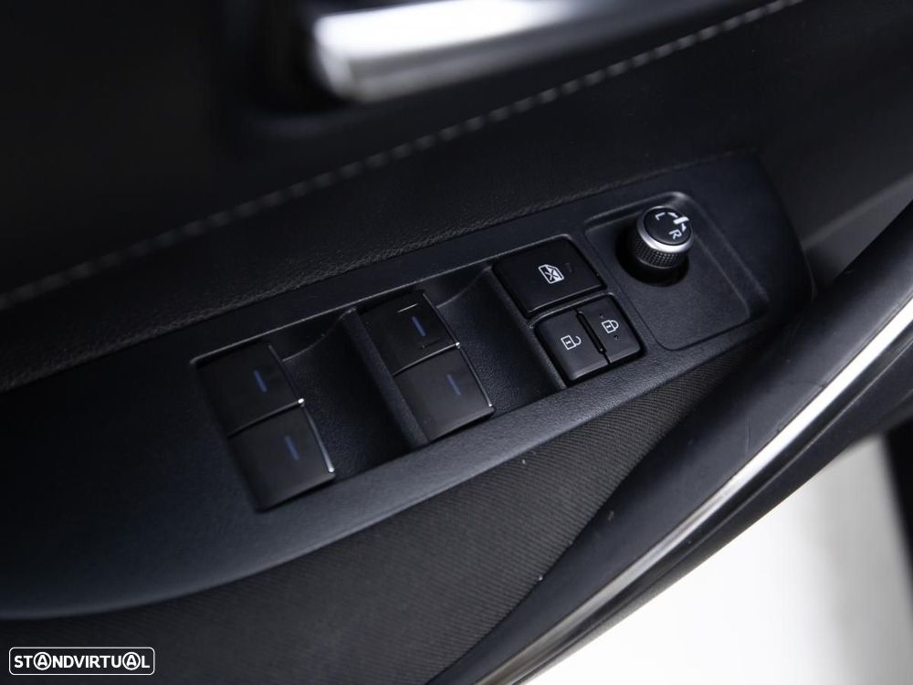 Toyota Corolla Touring Sports - 13