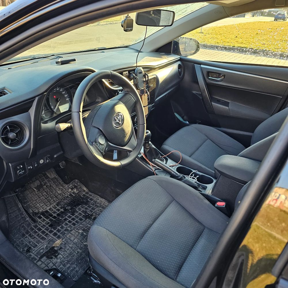 Toyota Corolla - 4