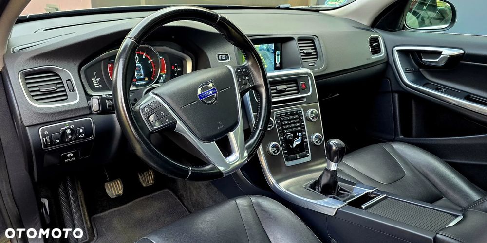 Volvo V60 T3 Summum - 26