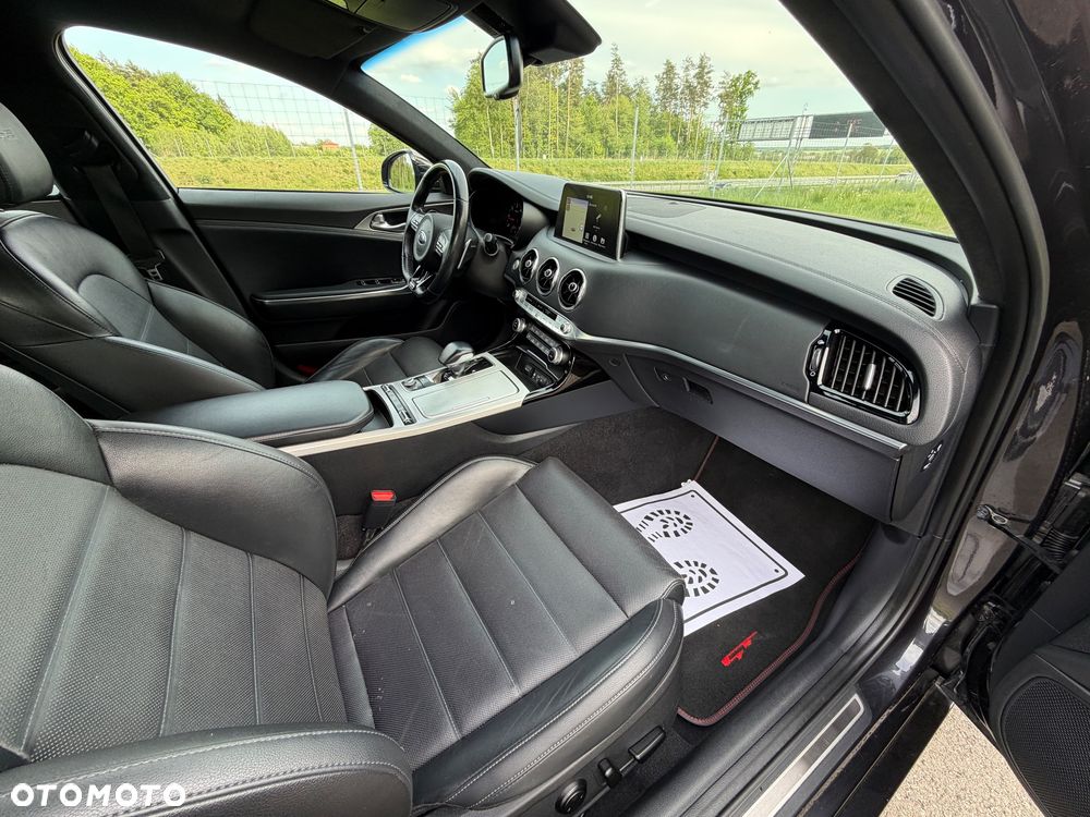 Kia Stinger - 9