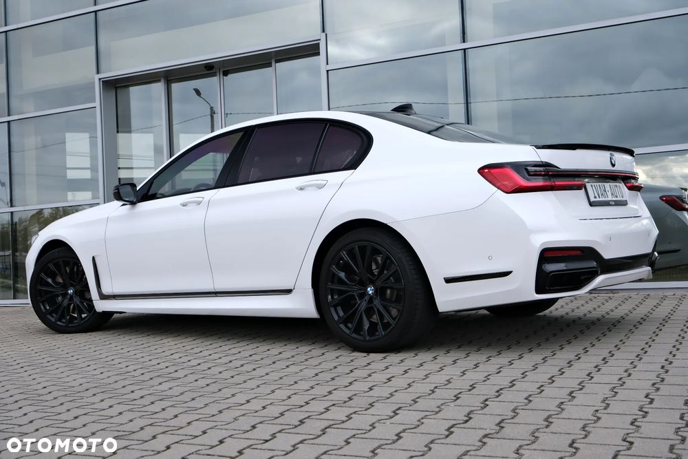 BMW Seria 7 750i xDrive sport - 7
