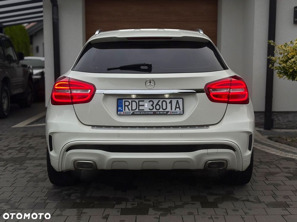 Mercedes-Benz GLA 200 7G-DCT AMG Line - 10